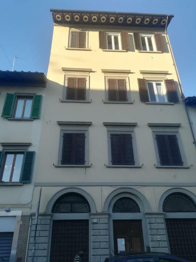 Oltrarno Lily * Florencia